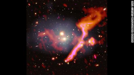 مسح جديد للسماء يكشف عن مئات الآلاف من المجرات