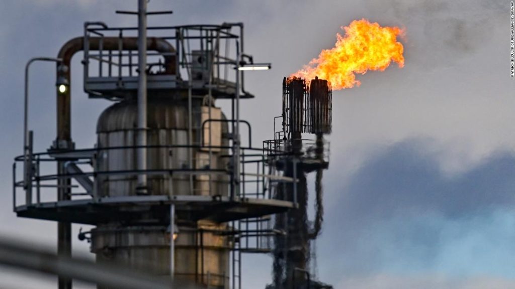 ارتفعت أسعار النفط فوق 110 دولارات مع تصاعد مخاوف روسيا