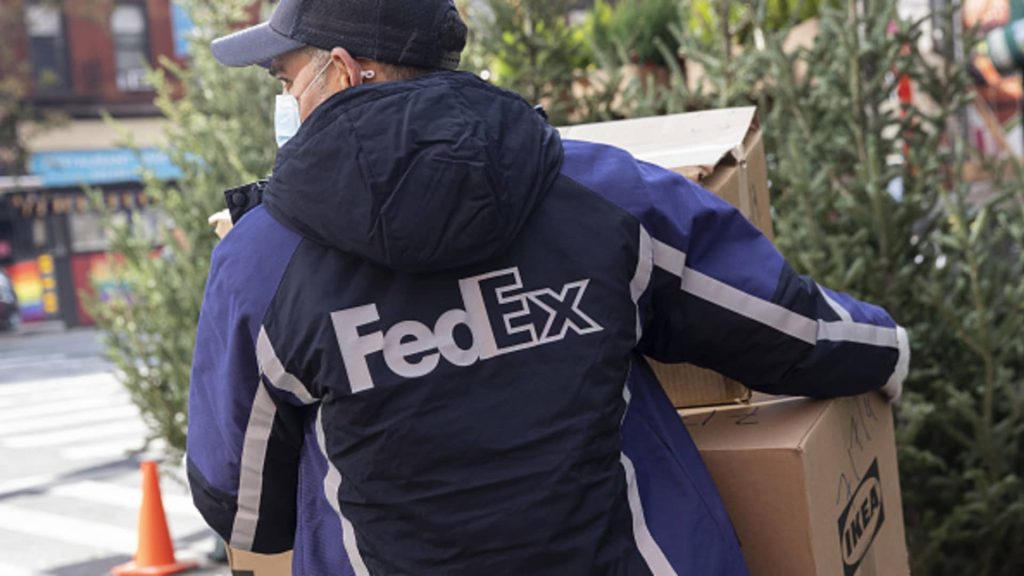 يقول الرئيس التنفيذي لشركة FedEx إن الشركة ستبذل "جهدًا هائلاً" تجاه شاحنات AV في يونيو