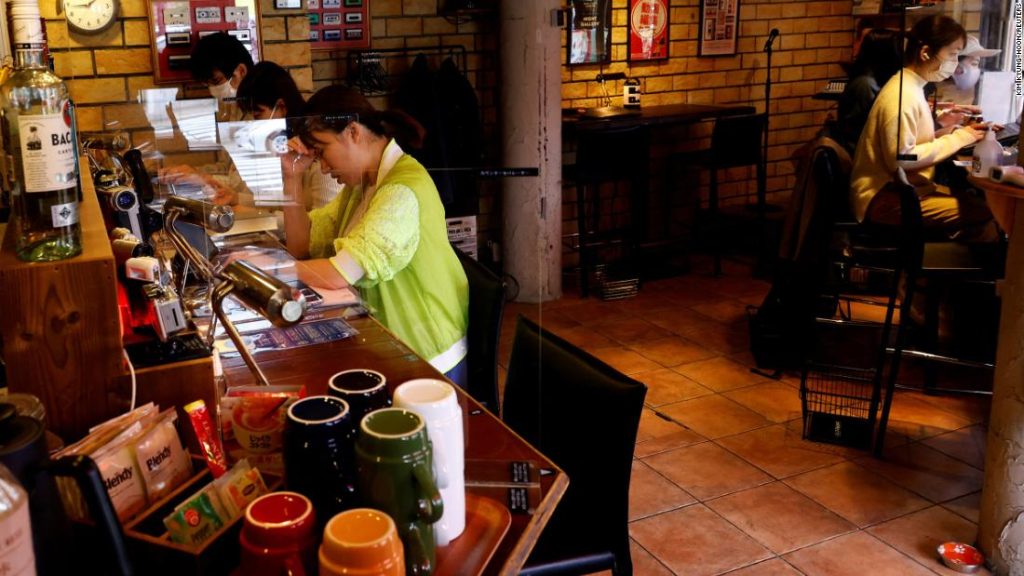 قهوة وشاي وتذمر في مقهى اليابان لمكافحة التسويف
