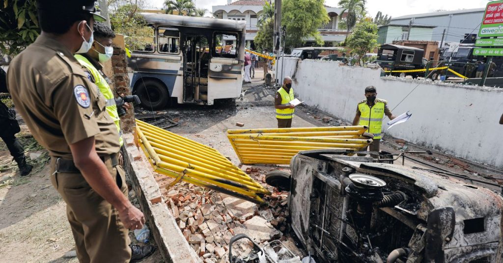 سريلانكا تفرض حظر تجول بعد إعلان الرئيس حالة الطوارئ