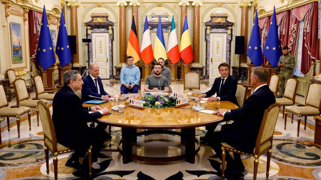 المفوضية الأوروبية تدعم محاولة أوكرانيا للانضمام إلى الكتلة