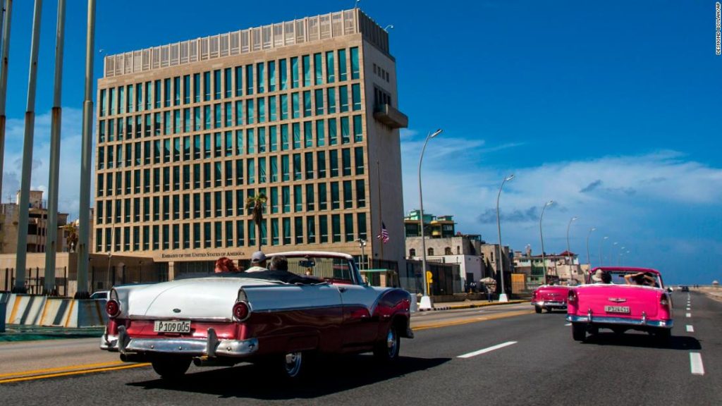 إدارة بايدن تعوض بعض ضحايا "متلازمة هافانا" حتى 187 ألف دولار