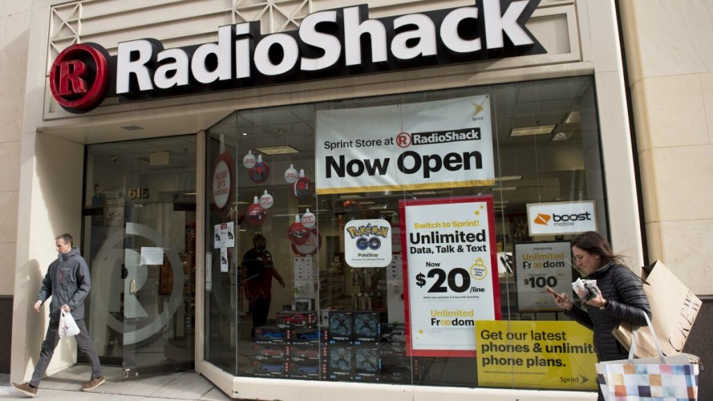 لم يتم اختراق حساب Twitter الخاص بـ RadioShack.  إنه مجرد متجر تشفير "منفعل" الآن.