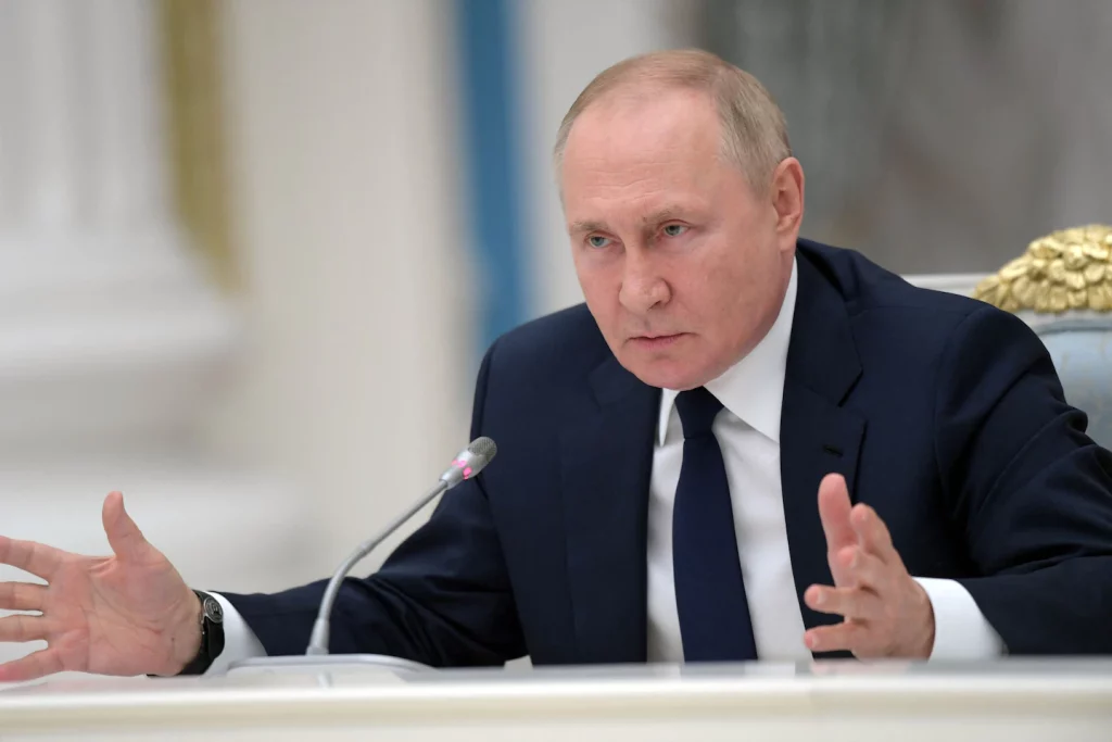 بوتين يتحدى الغرب لمحاربة روسيا في ساحة المعركة: دعهم يحاولون