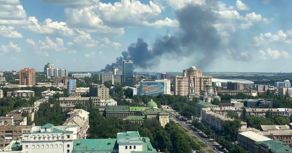 روسيا تقصف منطقة دونيتسك الأوكرانية سعيا وراء مكاسب جديدة بعد الاستيلاء على لوهانسك