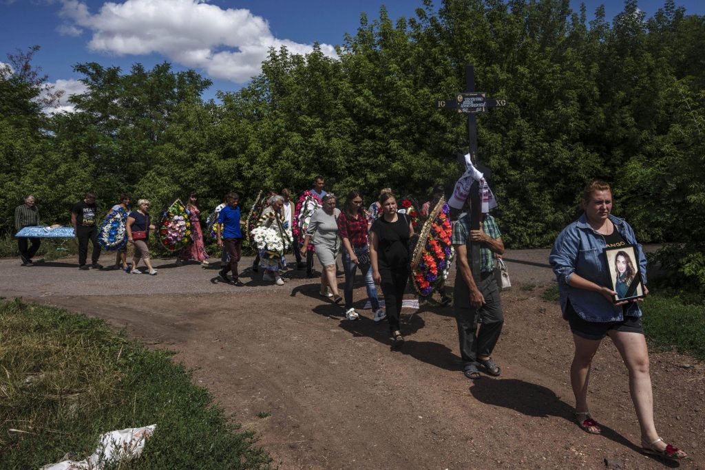 "ضاعت الأموال": أجبر الأوكرانيون الذين تم إجلاؤهم على العودة