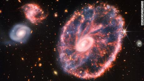 نوع نادر من المجرات يبهر في صورة تلسكوب ويب جديدة
