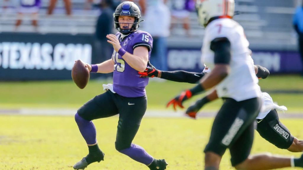 يقول المدرب الجديد سوني دايكس إن TCU Horned Frogs يمكن أن تلعب 3 QBs في المباراة الأولى