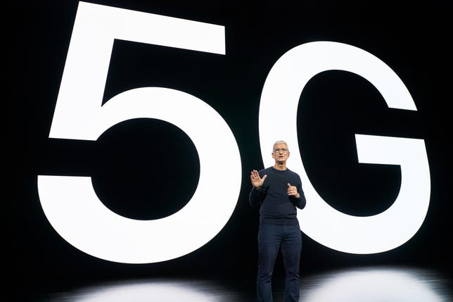 أعلن تيم كوك عن أول هاتف آيفون 5G من Apple