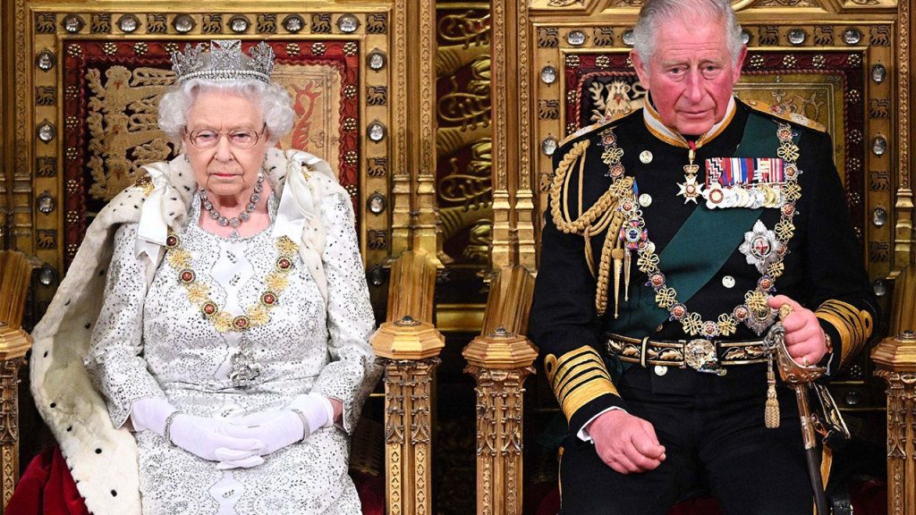 توقع الملك تشارلز الثالث أن يحل محل الملكة إليزابيث على الأوراق النقدية والعملات المعدنية في عملية طويلة تستغرق عامين