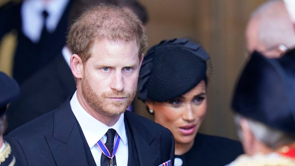 الملكة إليزابيث الثانية: هل سيحضر الأمير هاري وميغان ماركل حفل استقبال الجنازة في قصر باكنغهام؟
