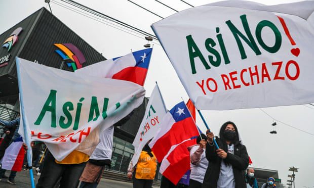 مظاهرة ضد الدستور الجديد ، في سانتياغو ، 30 أغسطس 2022.