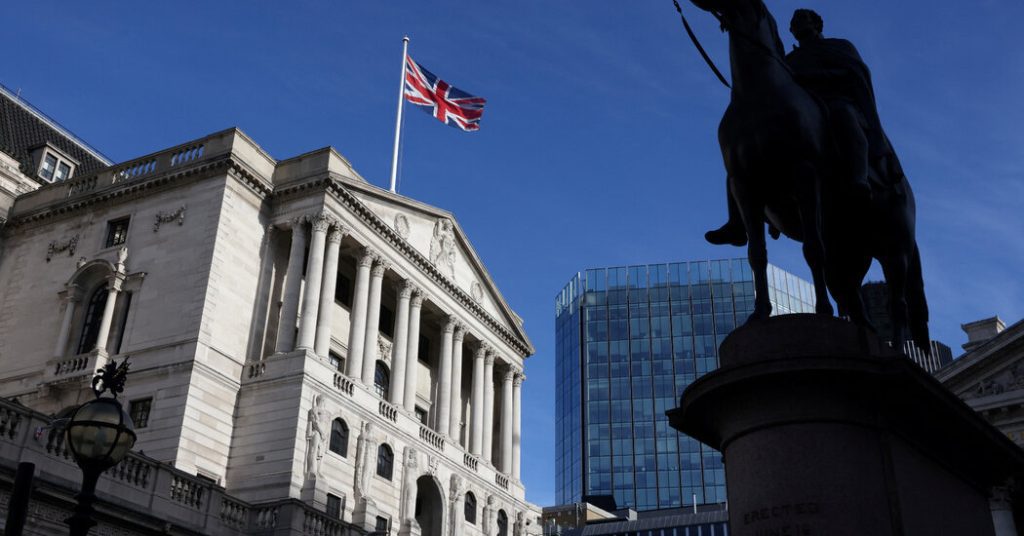 بنك إنجلترا يرفع أسعار الفائدة إلى 2.25٪