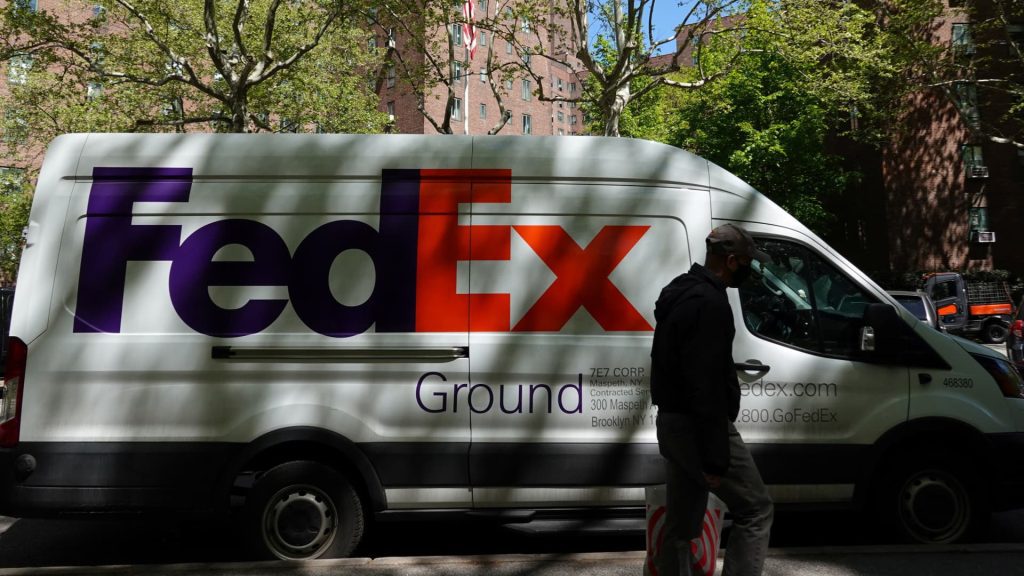 تعلن FedEx (FDX) عن أرباح الربع الأول