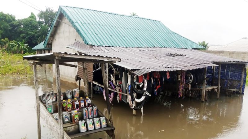 فيضانات نيجيريا: قتل أكثر من 600 في أسوأ فيضانات منذ عقد
