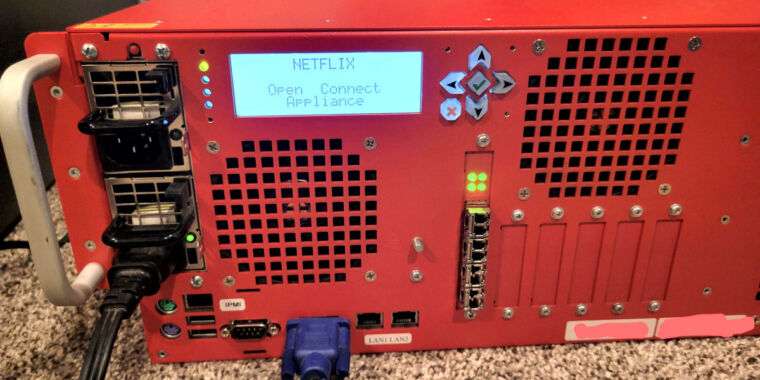 يستحوذ Redditor على خادم ذاكرة التخزين المؤقت Netflix الذي تم إيقاف تشغيله بسعة تخزين 262 تيرابايت