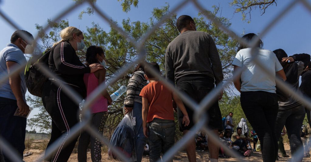 إدارة بايدن تعرض المسار القانوني لآلاف المهاجرين الفنزويليين على الولايات المتحدة