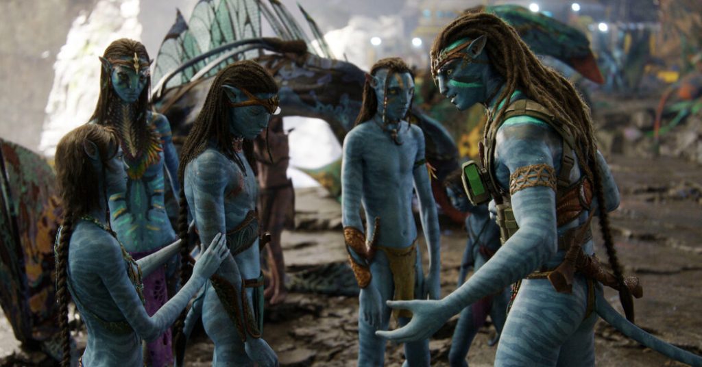 جيمس كاميرون وطاقم العمل في فيلم Avatar: The Way of Water يحبسون أنفاسهم