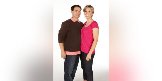 بدأ جون وكيت جوسلين الجري "جون وأمبير.  كيت بلس 8" في عام 2007. بعد طلاق الزوجين في عام 2009 ، تم تغيير اسم العرض "كيت بلس 8" في عام 2010. استمرت العائلة في عرض عدة حلقات خاصة على الهواء على TLC. 