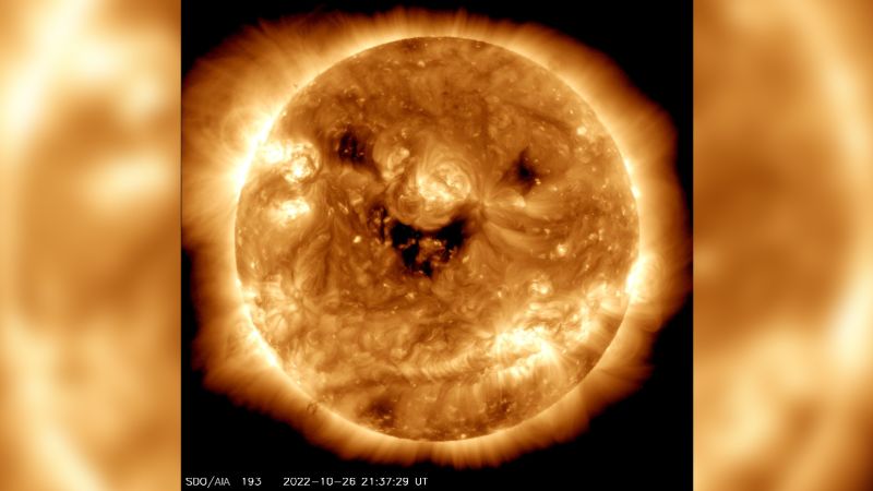 ناسا تلتقط صورة مخيفة للشمس وهي تبتسم