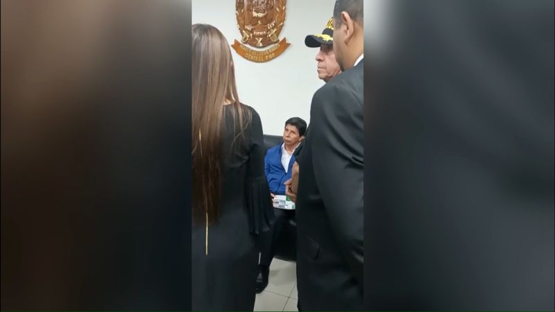 قام رئيس بيرو كاستيلو بمقاضاة واعتقال بعد محاولته حل الكونجرس