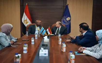 رئيس هيئة الدواء المصرية يبحث مع مدير هيئة تنظيم الأدوية في بوتسوانا تعزيز التعاون ودعم التقارب الإفريقى