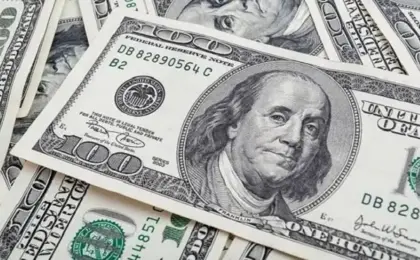 الدولار يحافظ على أعلى مستوياته فى أكثر من شهرين وسط ترقب الاتفاق الأمريكى الإيرانى