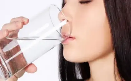 متى تشرب الماء الدافئ لتحسين الهضم
