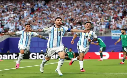 بثلاثية ميسي.. الأرجنتين تبدأ حملة الدفاع عن لقب كأس العالم بالفوز على الجزائر 3/0