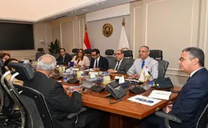 وزير التموين يبحث مع شركة تى سى آى سانمار تعزيز التعاون فى مجالات الصناعات الكيماوية