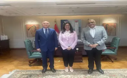 وزيرة الثقافة تبحث مع محافظ القاهرة تيسير حركة الزائرين للمنطقة الثقافية بوسط القاهرة