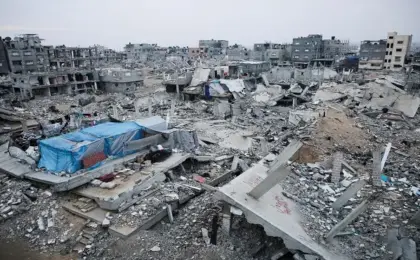 3 شهداء وعدة مصابين جراء قصف مسيرة للاحتلال مركبة مدنية غرب مدينة غزة
