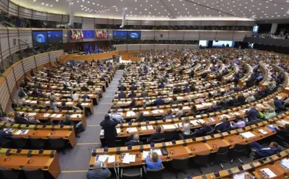 البرلمان الأوروبى يقر خفض الرسوم الجمركية على الواردات الأمريكية لتجنب نزاع تجارى جديد
