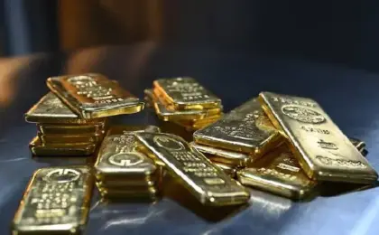 الذهب يتجه نحو خسارة للأسبوع الرابع وسط توقعات التشديد النقدى