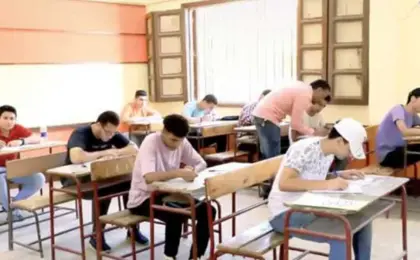 طلاب الثانوية العامة يبدأون امتحانى الكيمياء والجغرافيا 2026