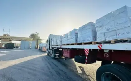 الهلال الأحمر يطلق قافلة “زاد العزة” الـ 226 لغزة محملة بالمساعدات