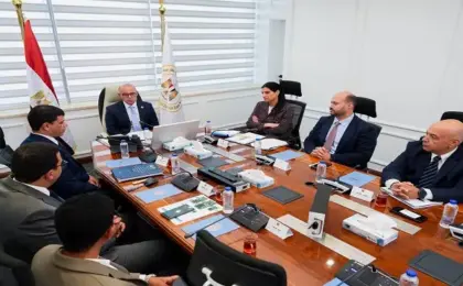 وزير الاستثمار يلتقى مؤسس شركة EVRAID دعمًا للشركات الناشئة التى توطن تكنولوجيا المركبات الكهربائية