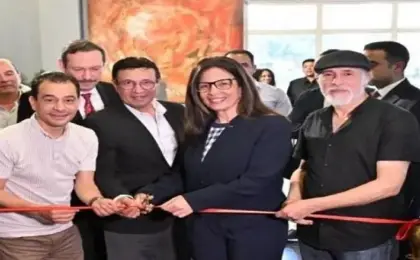 وزيرة الثقافة تفتتح معرض “30 يونيو..رؤى تشكيلية” بمركز الهناجر