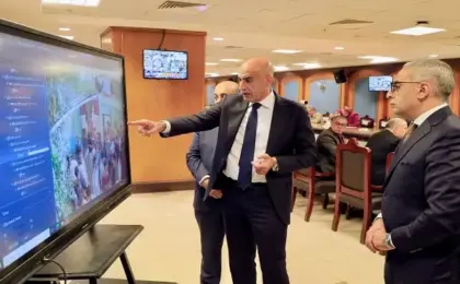 وزير التعليم يتابع امتحانات الثانوية من غرفة العمليات ويؤكد على الانضباط